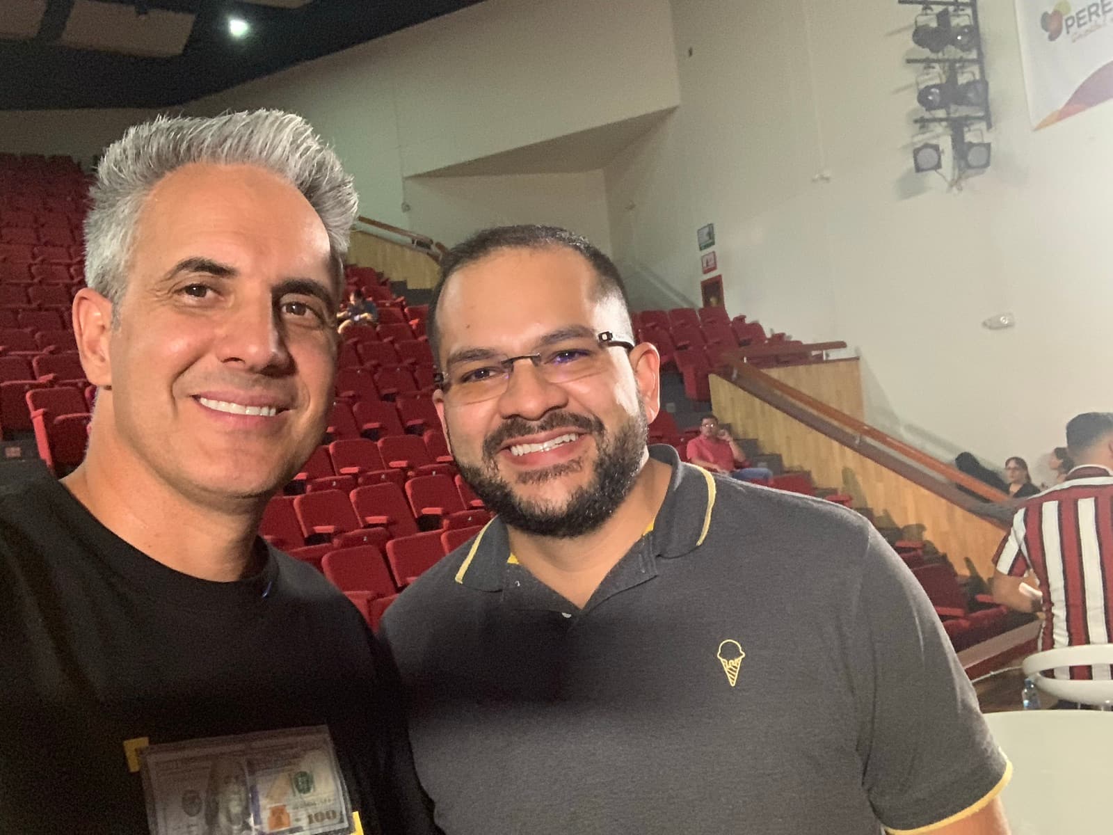 Miguel con uno de sus mentores