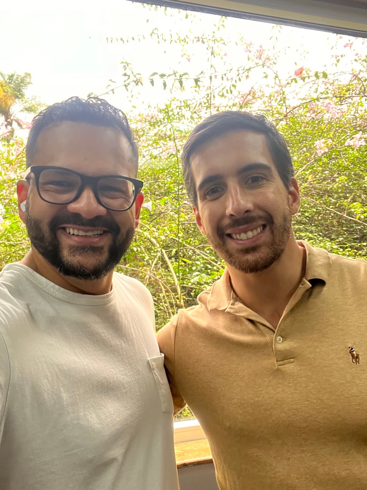 Miguel con uno de sus mentores